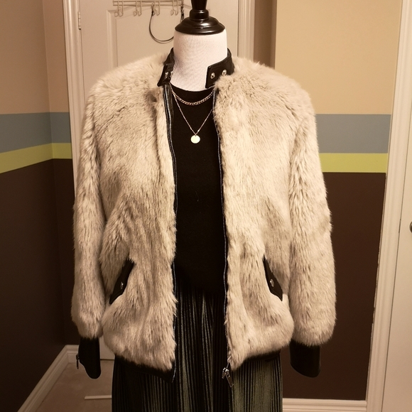 Faux fur jacket - Picture 1 of 4